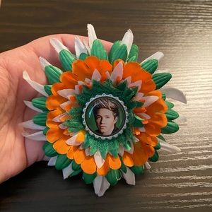 Niall hair flower